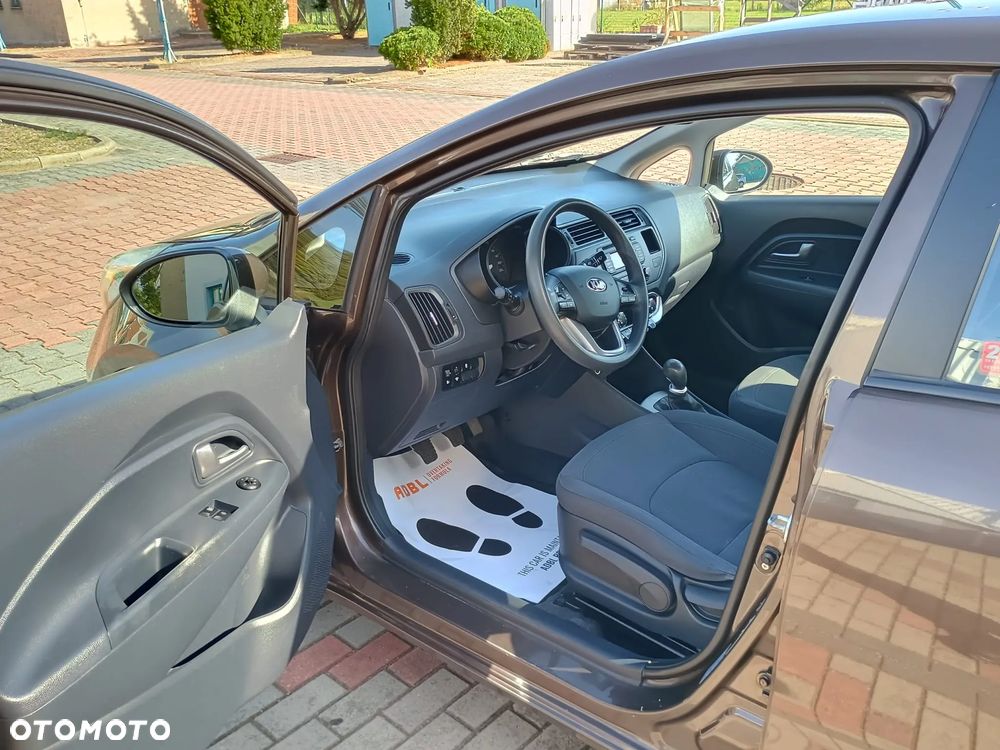 Kia Rio 1.4 M - 5