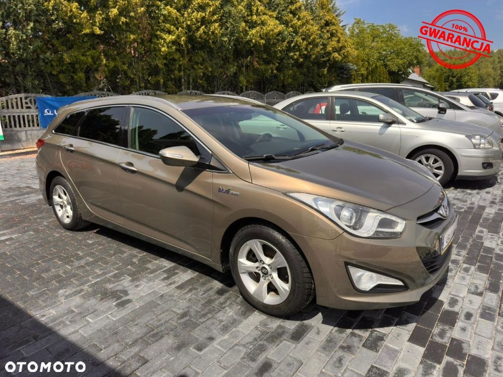 Hyundai i40 Kombi blue 1.6 Family+ - 12