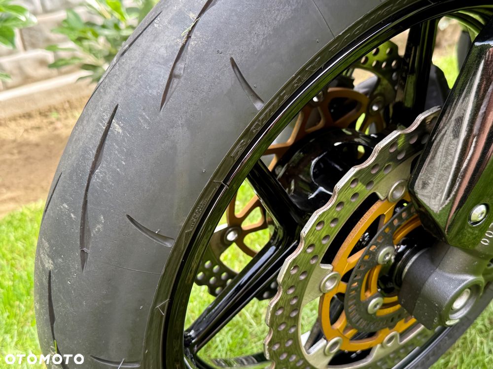 Kawasaki ZXR - 26