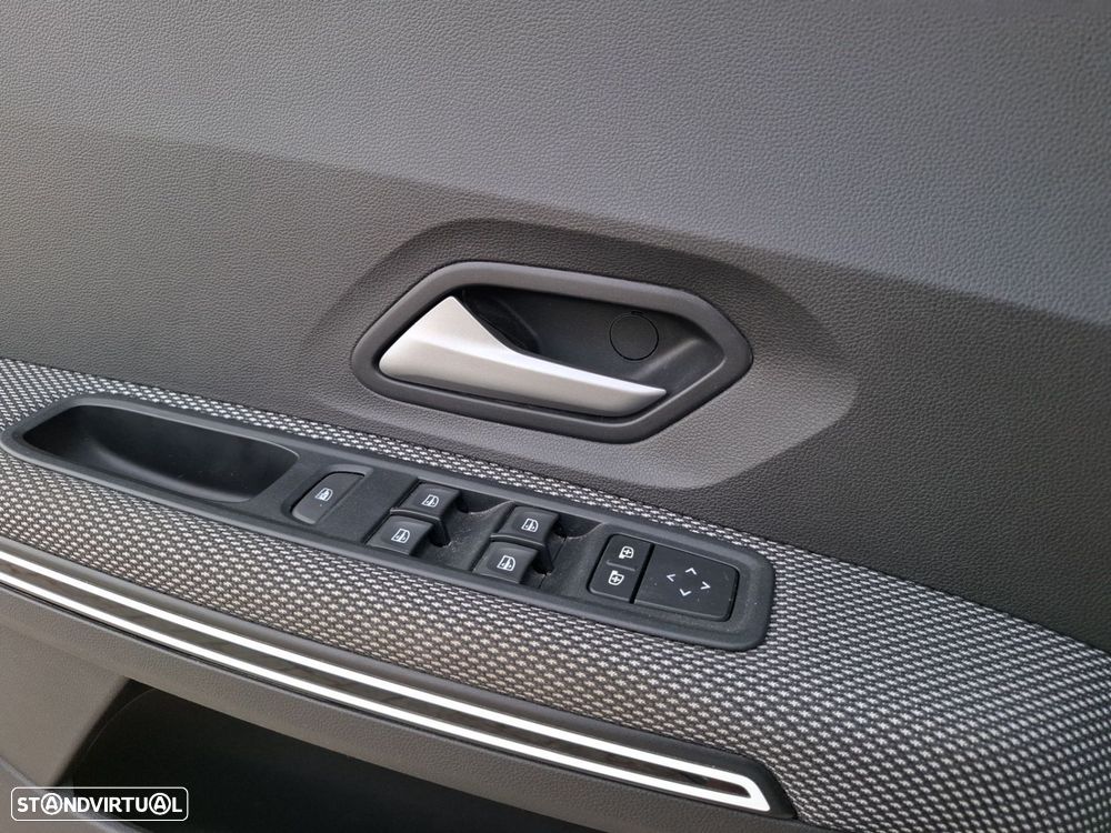 Dacia Jogger 1.0 TCe Extreme 7L - 26