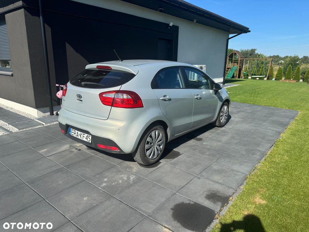 Kia Rio - 5