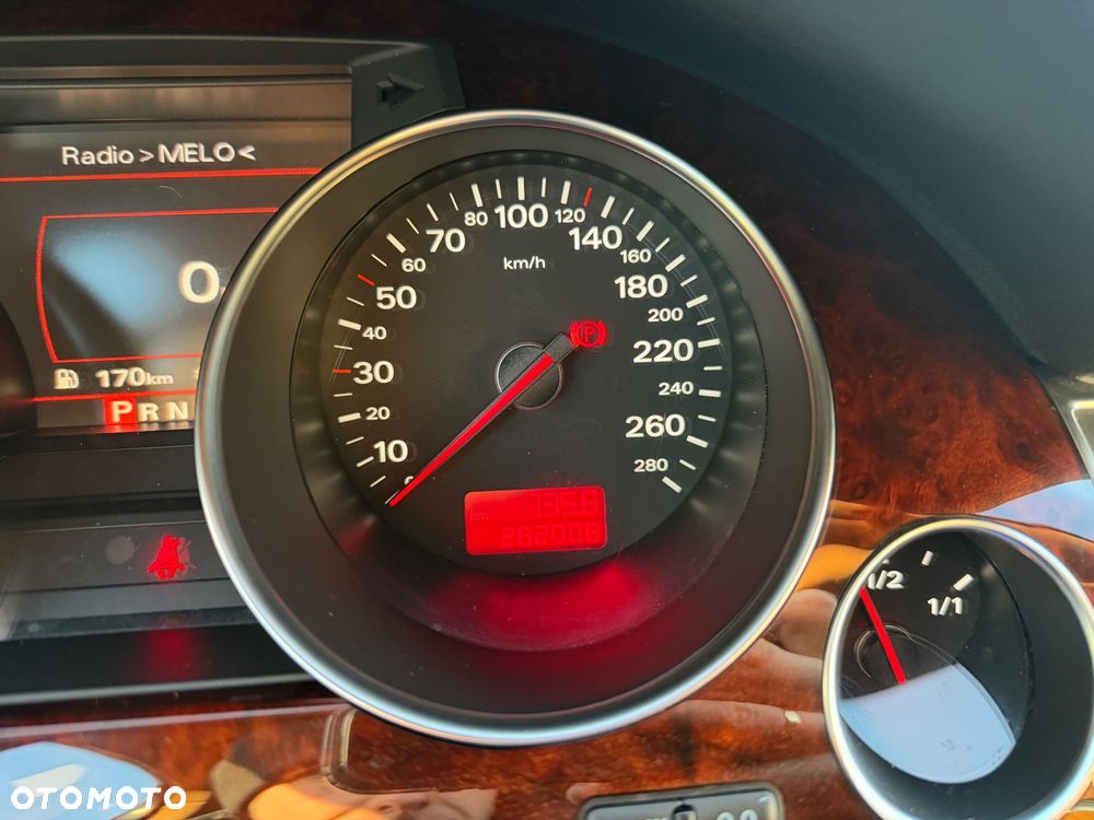 Audi A8 4.2 TDI Quattro - 36