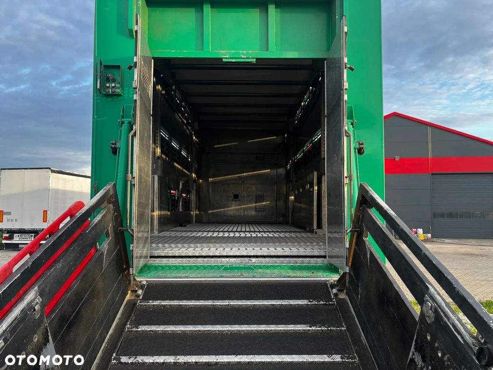 Scania R490 ZESTAW DO PRZEWOZU ŻYWCA/GUITTON/3 POKŁADY/DACH PODNOSZONY/OŚ PODNOSZONA SKRĘTNA/PRZEJAZDOWY - 14