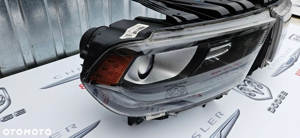 Dodge Durango III LIFT 2014- Kompletny reflektor lewy Lampa lewa P68299131AD Kompletny reflektor prawy Lampa prawa P68299130AD KOMPLETNY lampy Oryginalne MOPAR WERSJA RT GT CZARNE ŚRODKI - 10