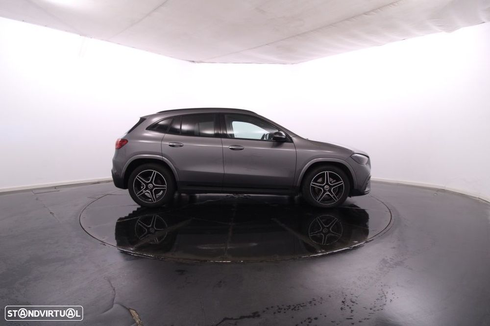 Mercedes-Benz GLA 180 d AMG Line - 10