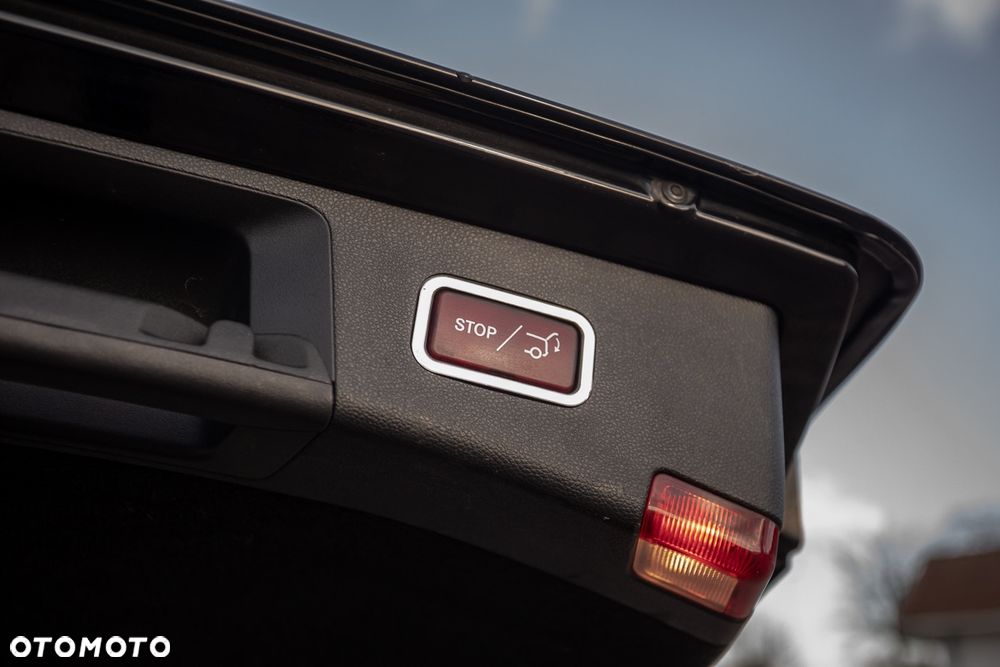 Mercedes-Benz Klasa E 220 CDI DPF BlueEFFICIENCY 7G-TRONIC Avantgarde - 36