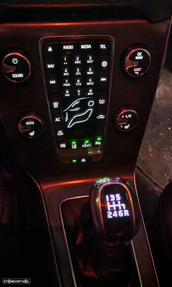 Volvo V40 D4 Summum - 12