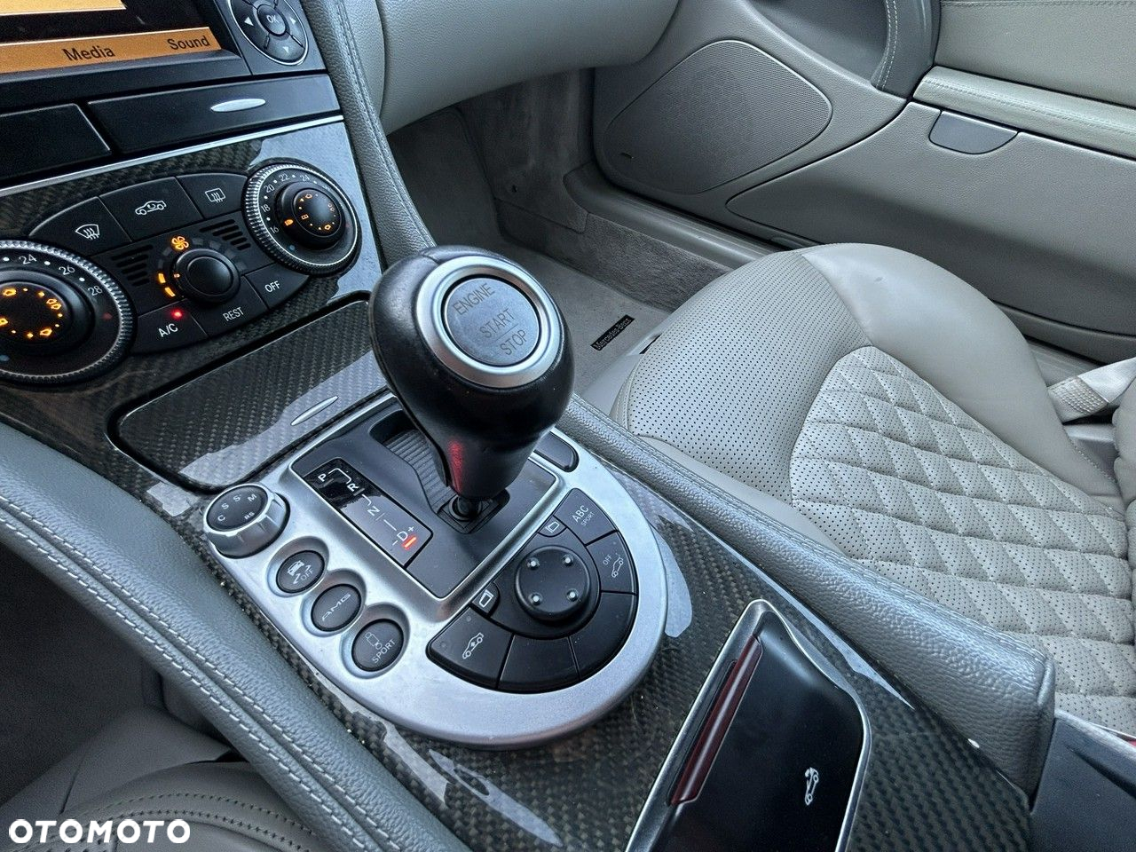 Mercedes-Benz SL - 18