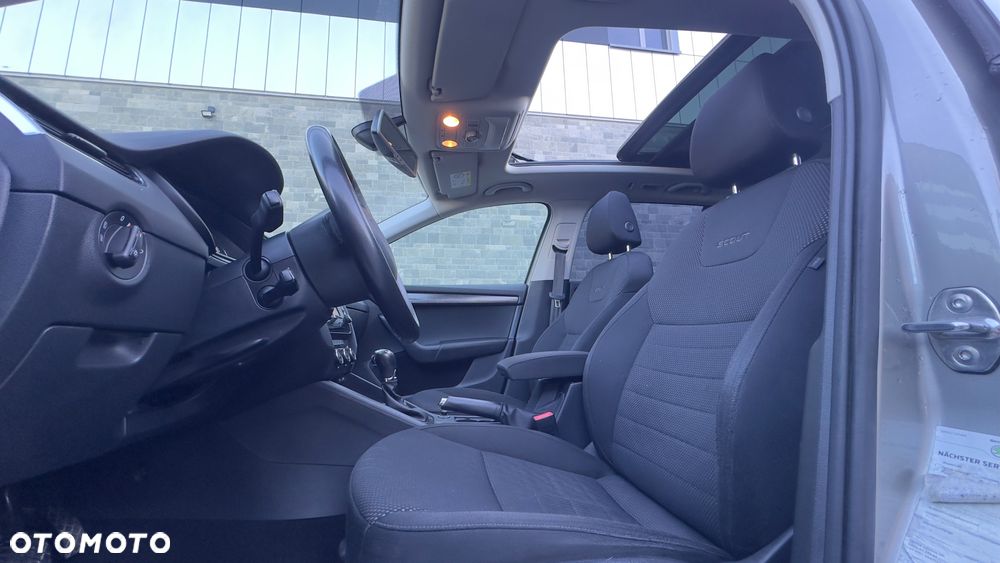 Skoda Octavia Combi 2.0 TDI 4x4 DSG Scout - 8