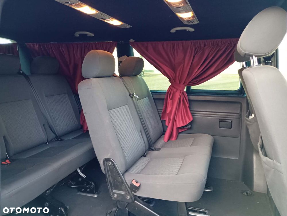 Volkswagen Transporter - 4
