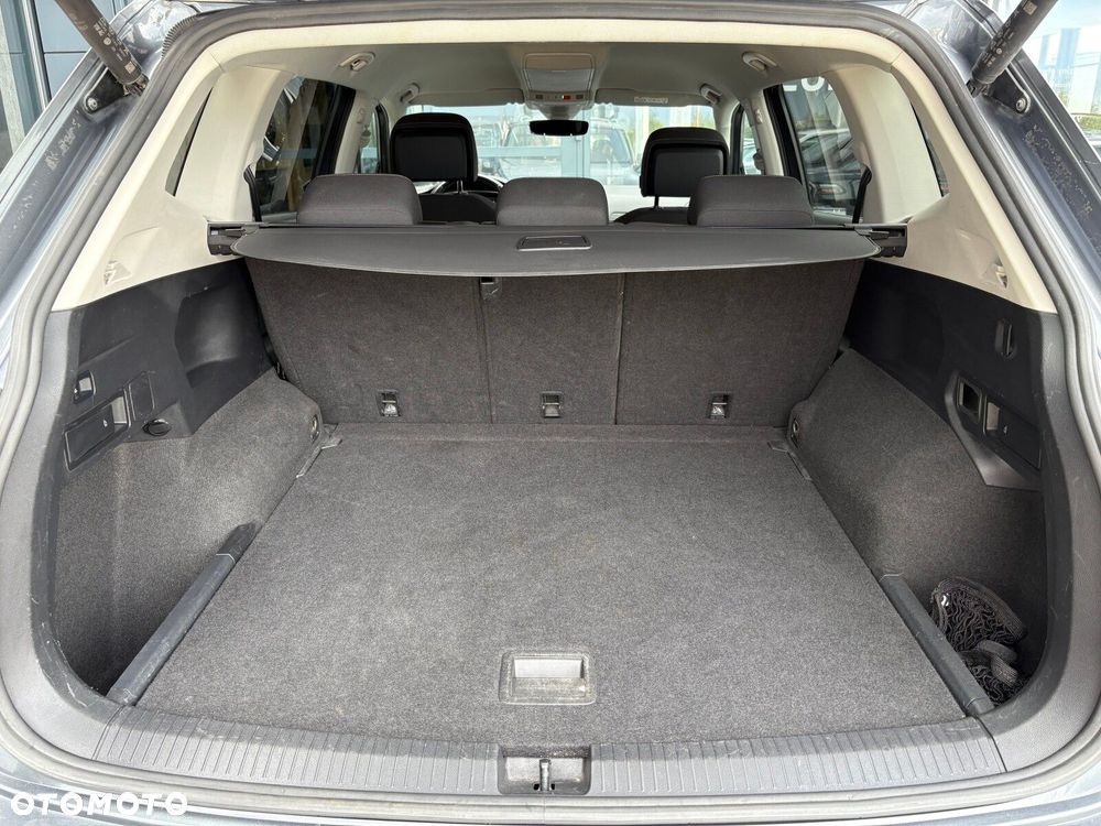 Volkswagen Tiguan Allspace - 19