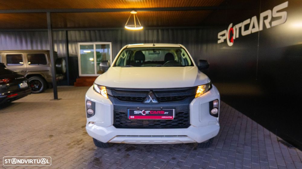 Mitsubishi L200 2.3 DI-D CD Invite 4WD - 2