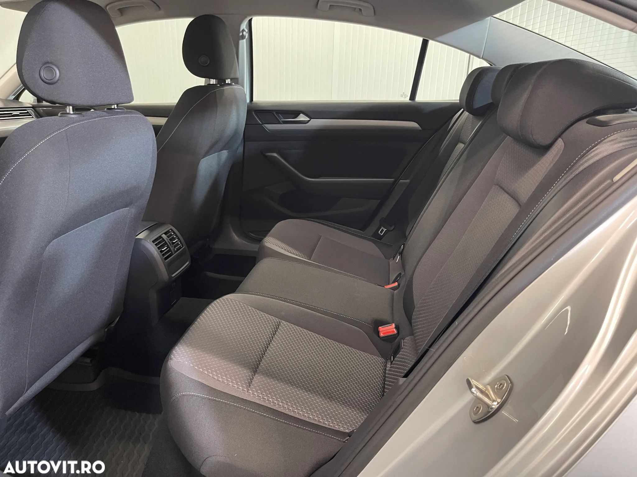 Volkswagen Passat 1.5 TSI ACT Advance - 11