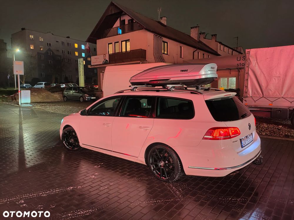 Volkswagen Passat 2.0 TDI Perfectline R-Style DSG - 23