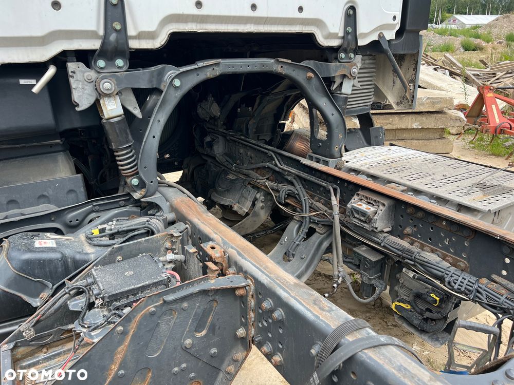 Mercedes-Benz Actros - 3