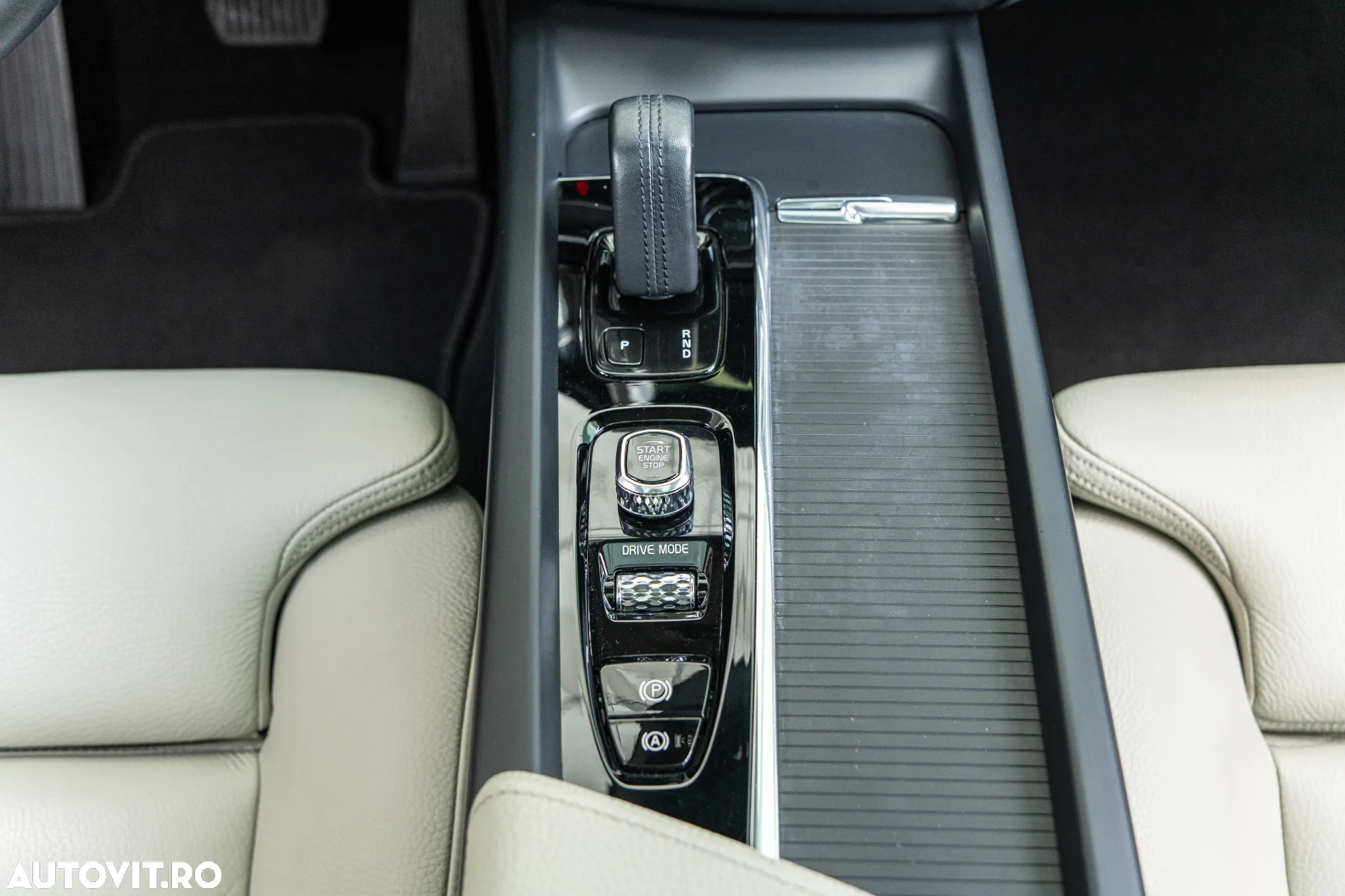 Volvo XC 60 Recharge T8 Twin Engine eAWD Inscription - 30