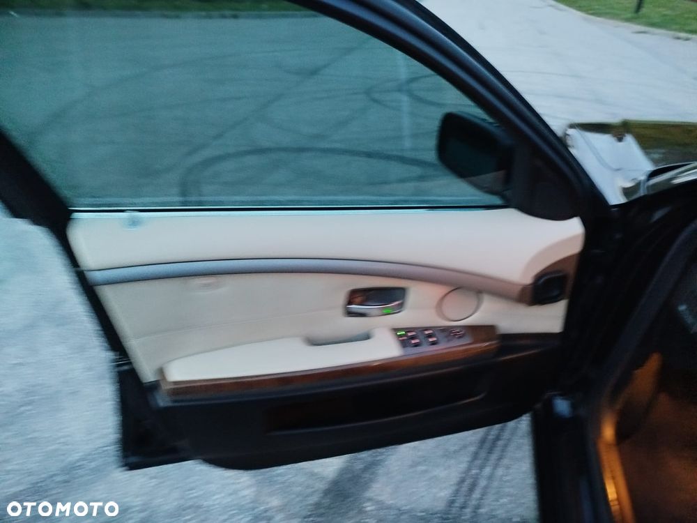 BMW Seria 7 730i - 11