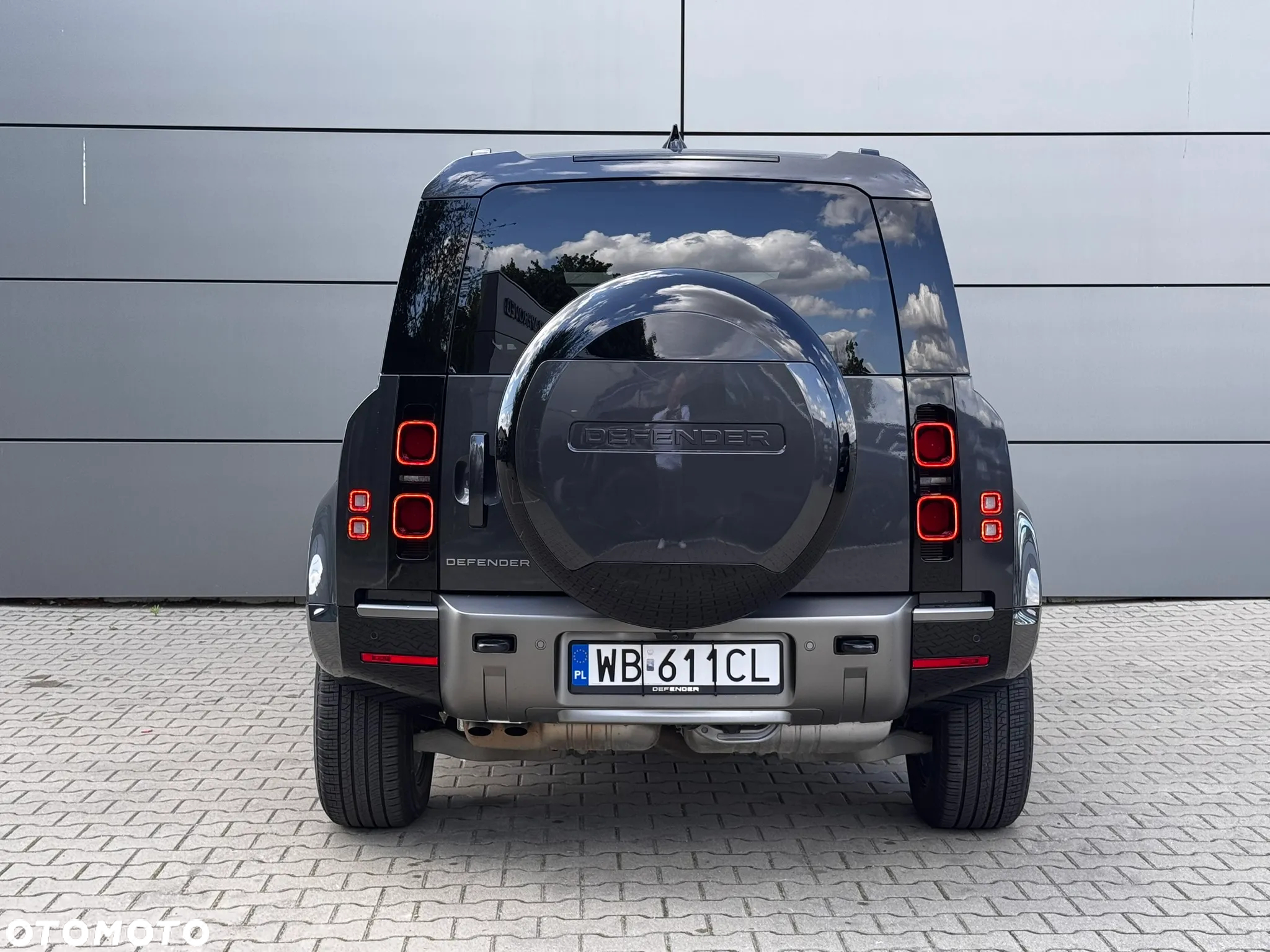 Land Rover Defender - 5