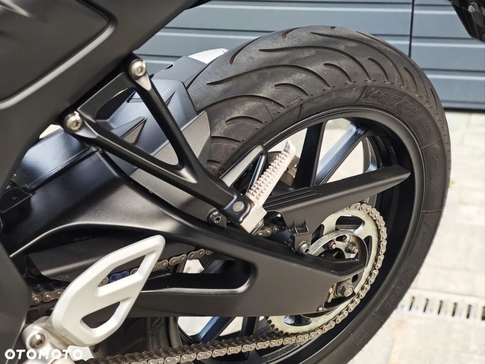 Yamaha MT - 32