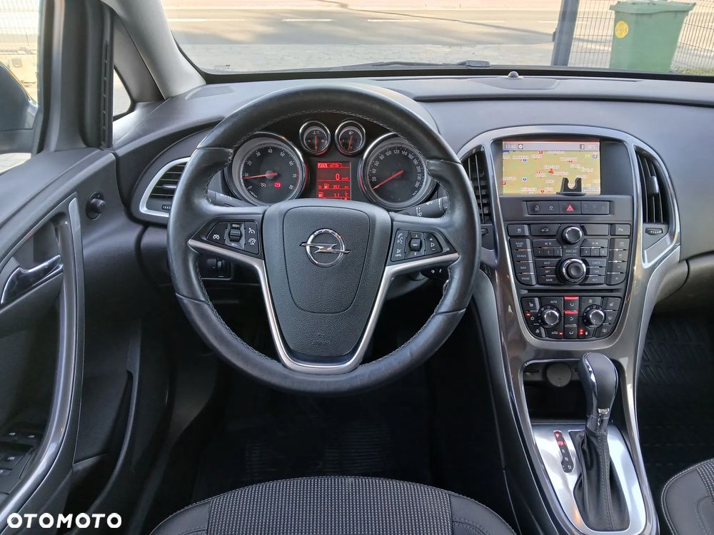 Opel Astra 1.4 T Executive EU6 - 24