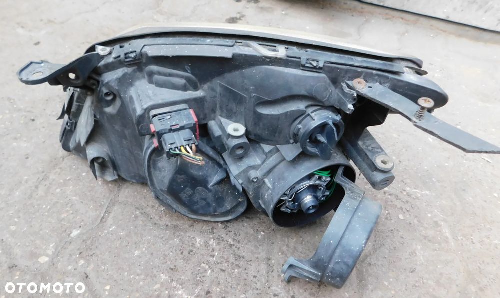 Lampa prawa przód OPEL VECTRA C SIGNUM GTS XENON HELLA - 5
