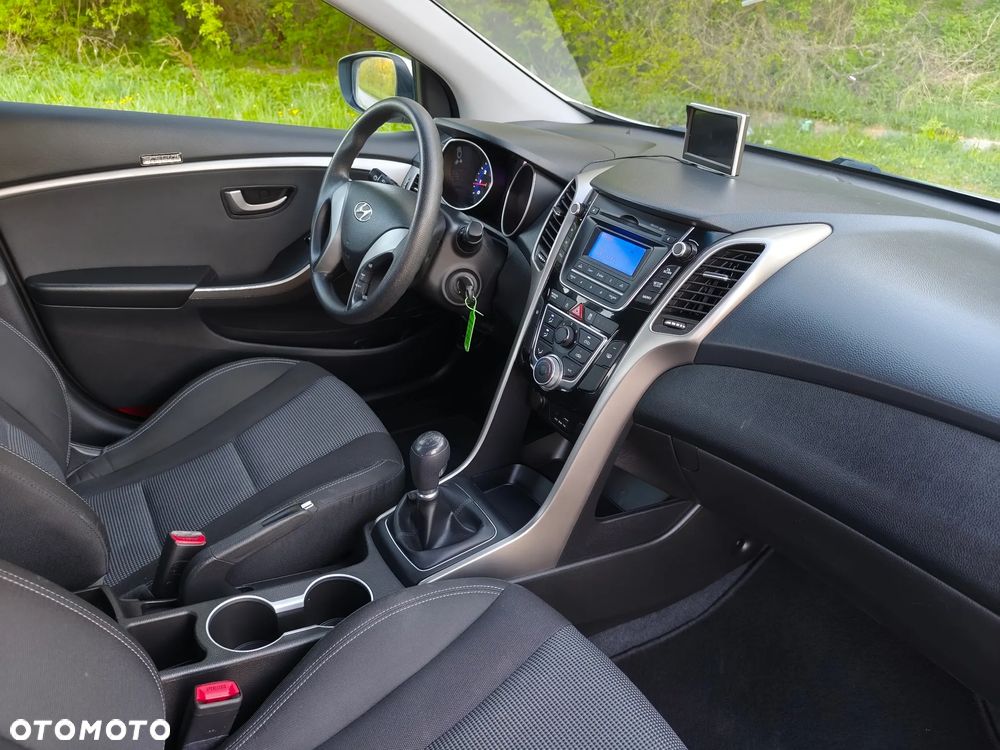Hyundai i30 blue 1.4 YES Silver - 8