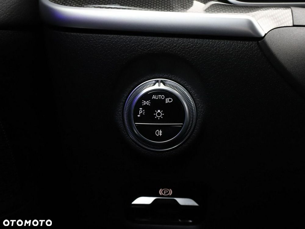Mercedes-Benz Klasa C 220 d 4Matic 9G-TRONIC AMG Line - 35