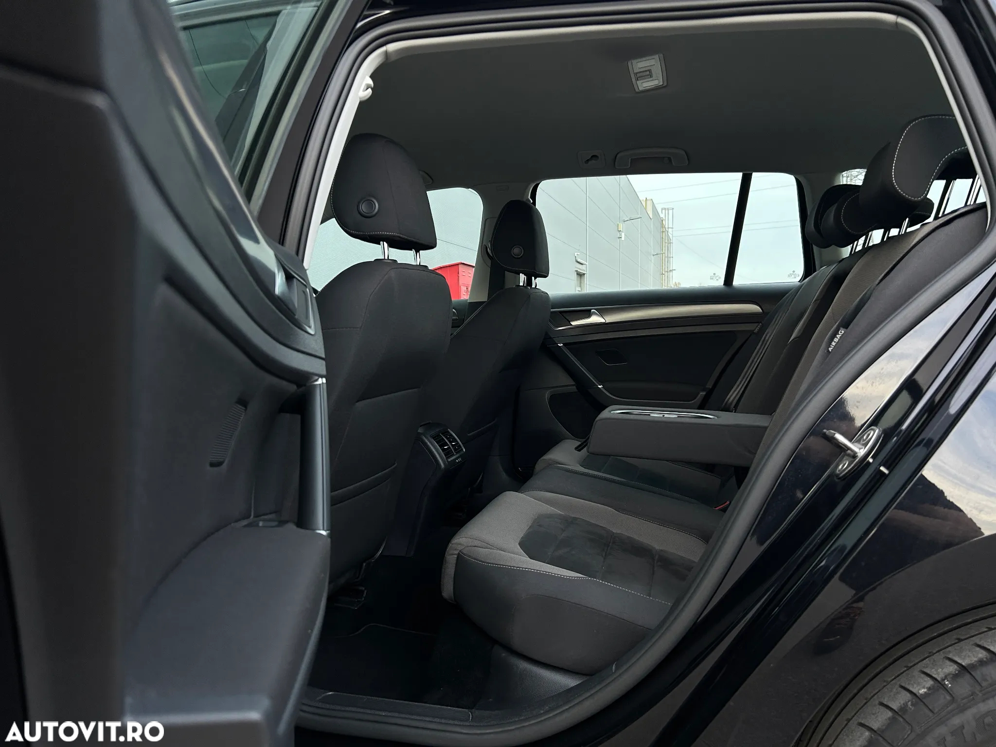 Volkswagen Golf 2.0 TDI SCR Comfortline - 13