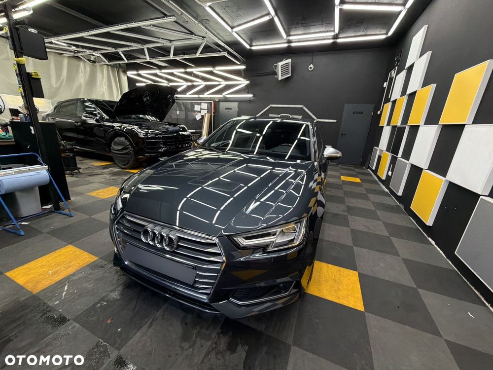 Audi A4 Limousine - 4
