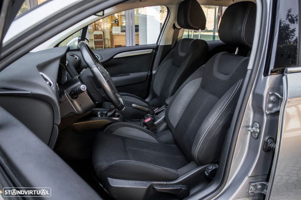 Citroën C4 1.2 PureTech Feel - 24