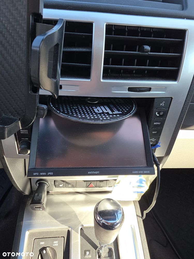 Dodge Nitro 2.8 CRD SXT - 9