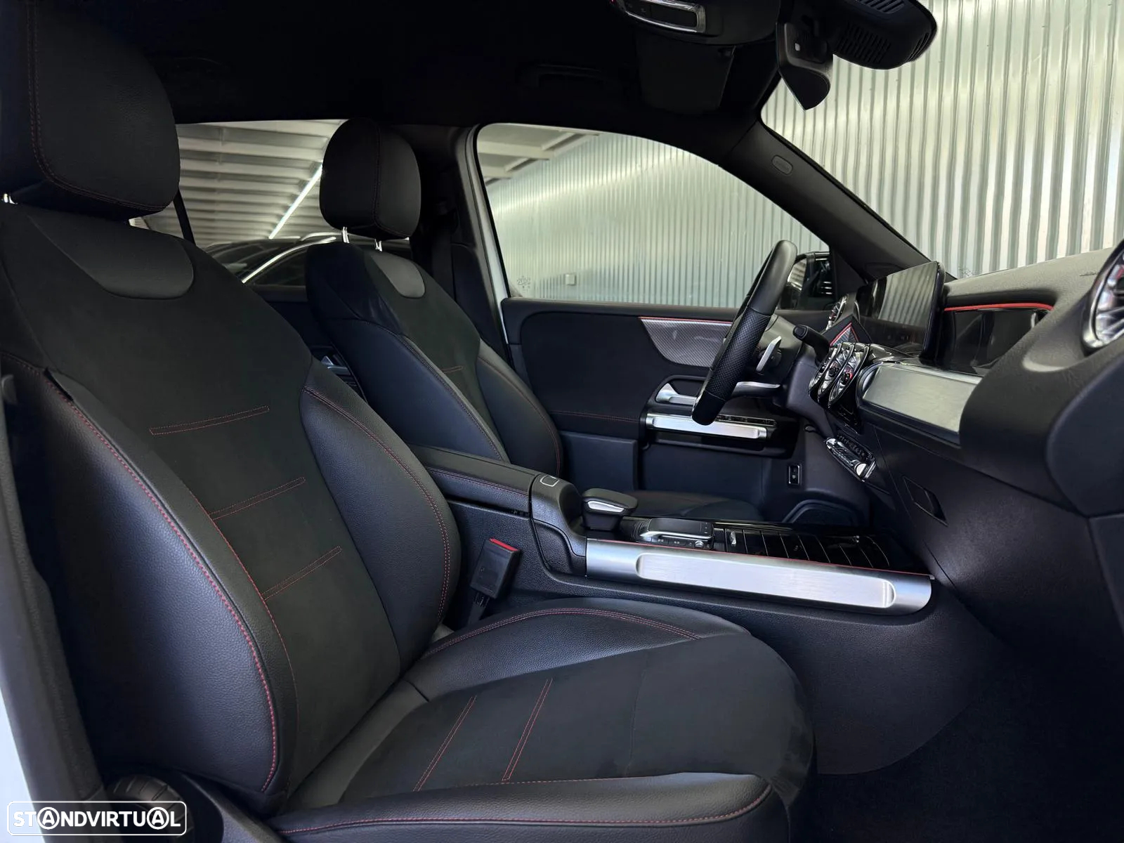 Mercedes-Benz GLB 180 d AMG Line - 25