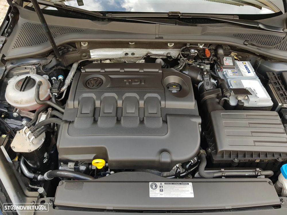 VW Golf Variant 1.6 TDi Confortline DSG - 27