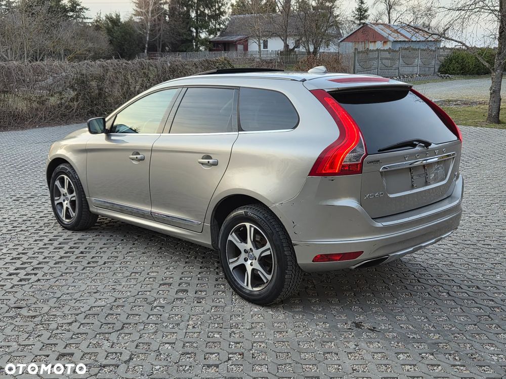 Volvo XC 60 T6 AWD Momentum - 4
