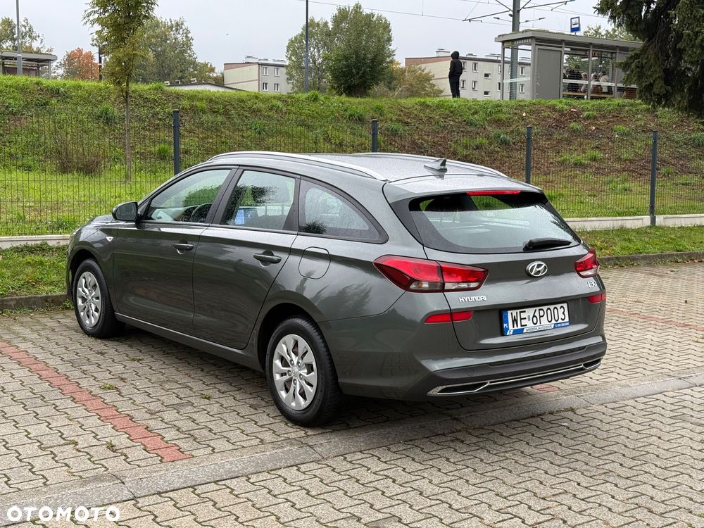 Hyundai i30 1.5 DPI Classic + - 22