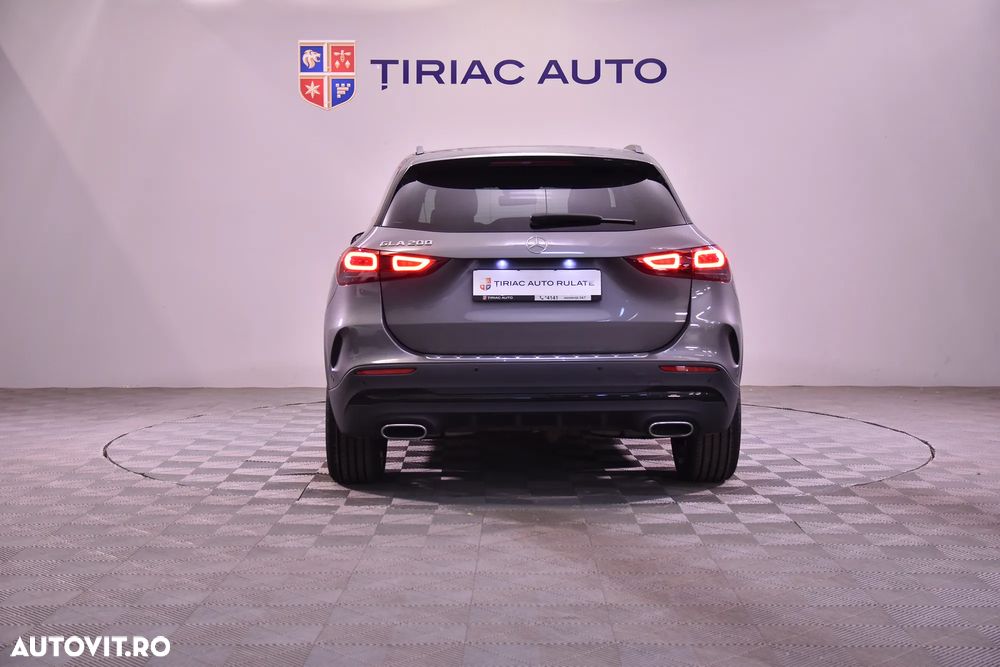 Mercedes-Benz GLA - 4