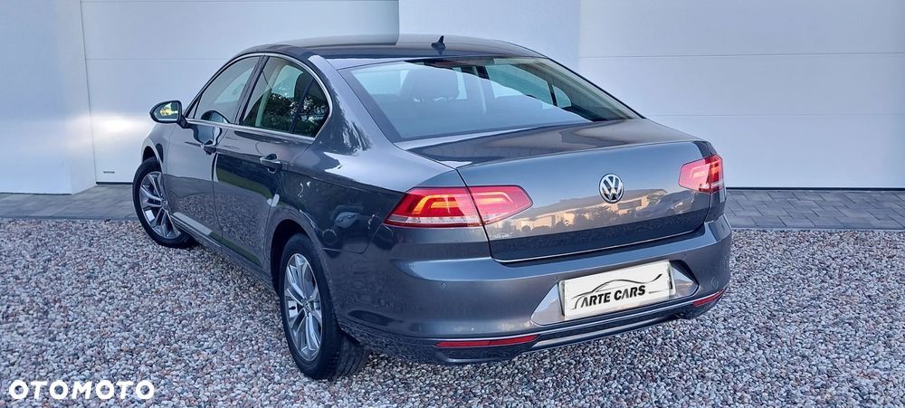 Volkswagen Passat 1.6 TDI SCR DSG Comfortline - 9