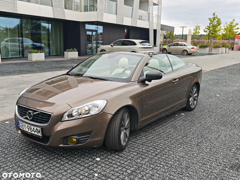 Volvo C70 T5 Momentum - 1
