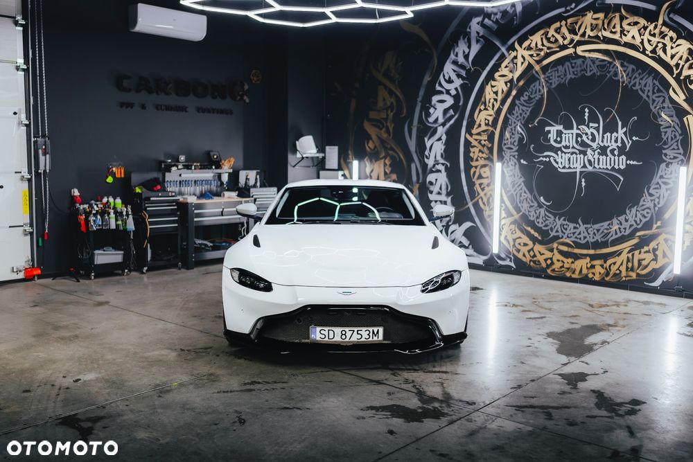 Aston Martin Vantage - 6