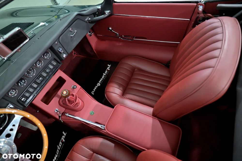 Jaguar E-Type - 23