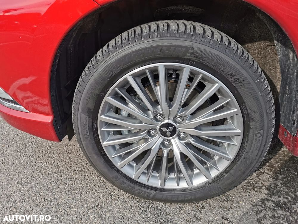 Mitsubishi Outlander PHEV 2.4 L 4X4 Instyle - 18