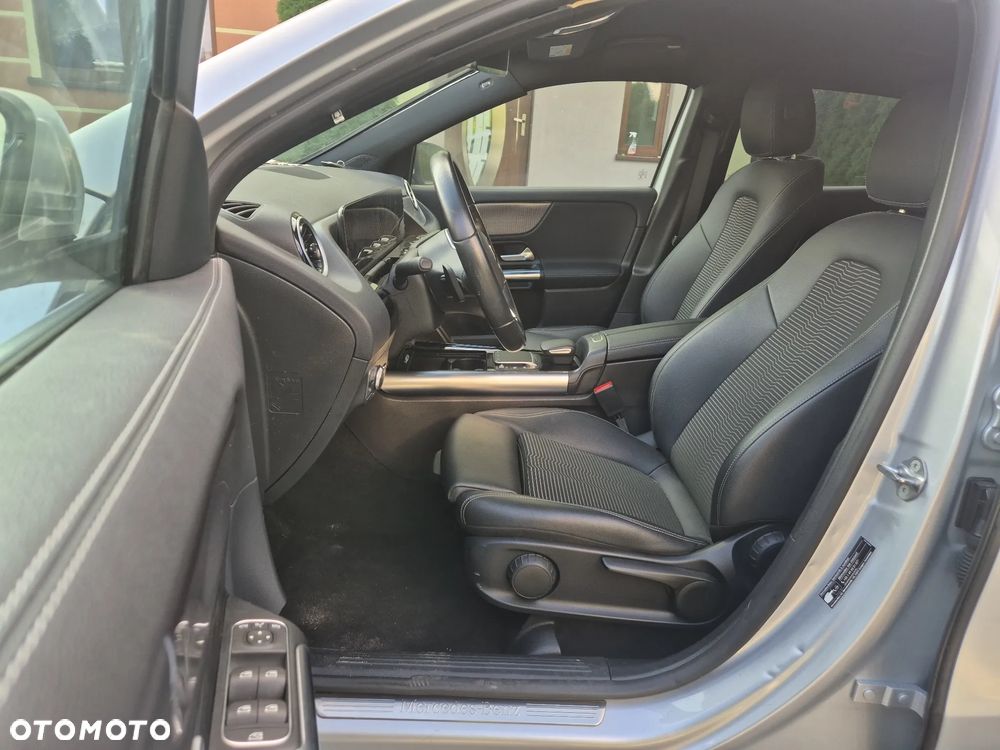 Mercedes-Benz GLA - 9