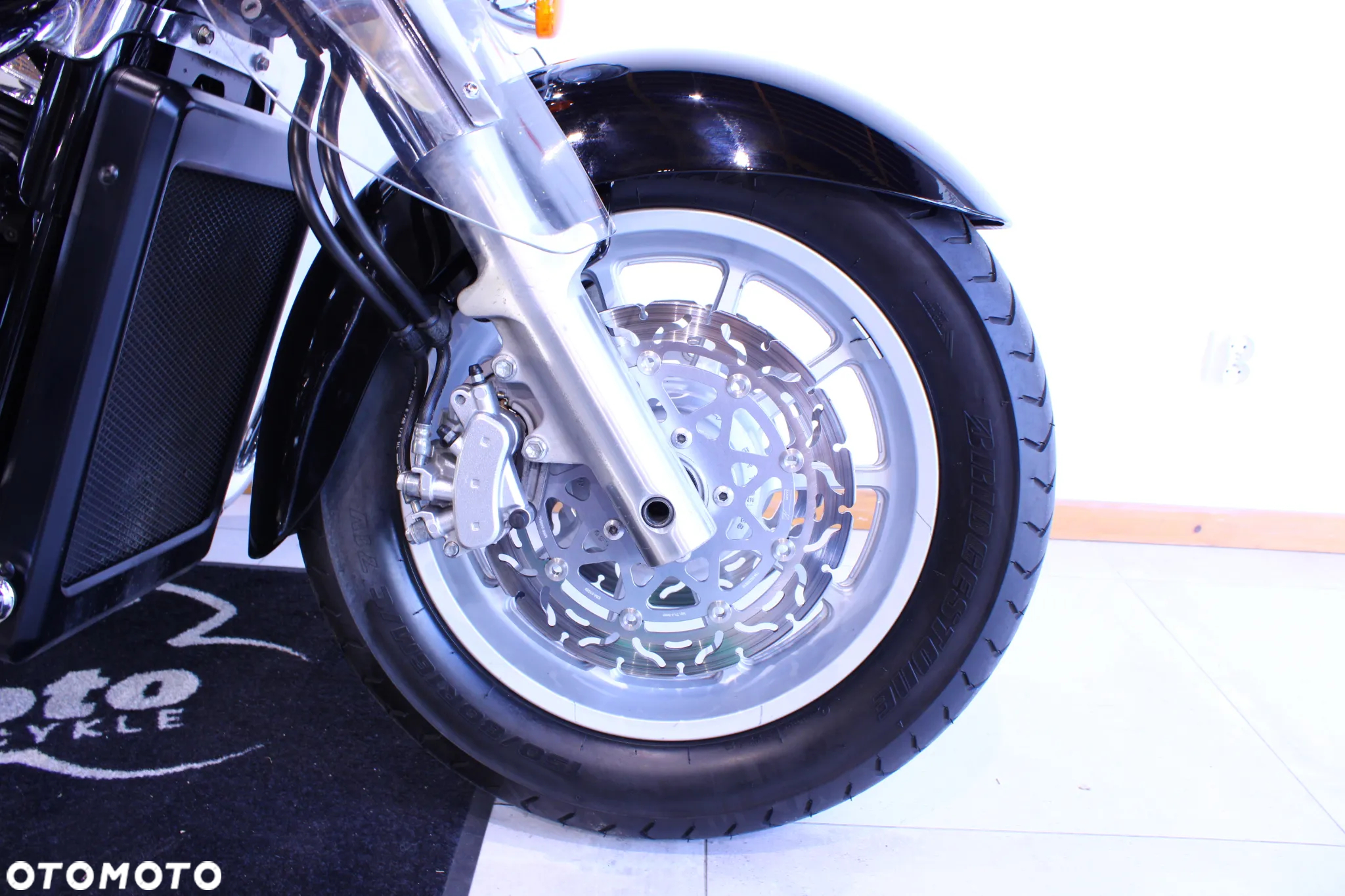 Suzuki Intruder - 21