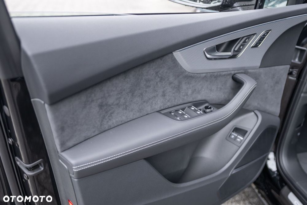Audi Q7 TFSI e PHEV 360 kW Quattro S Line Tiptr - 17
