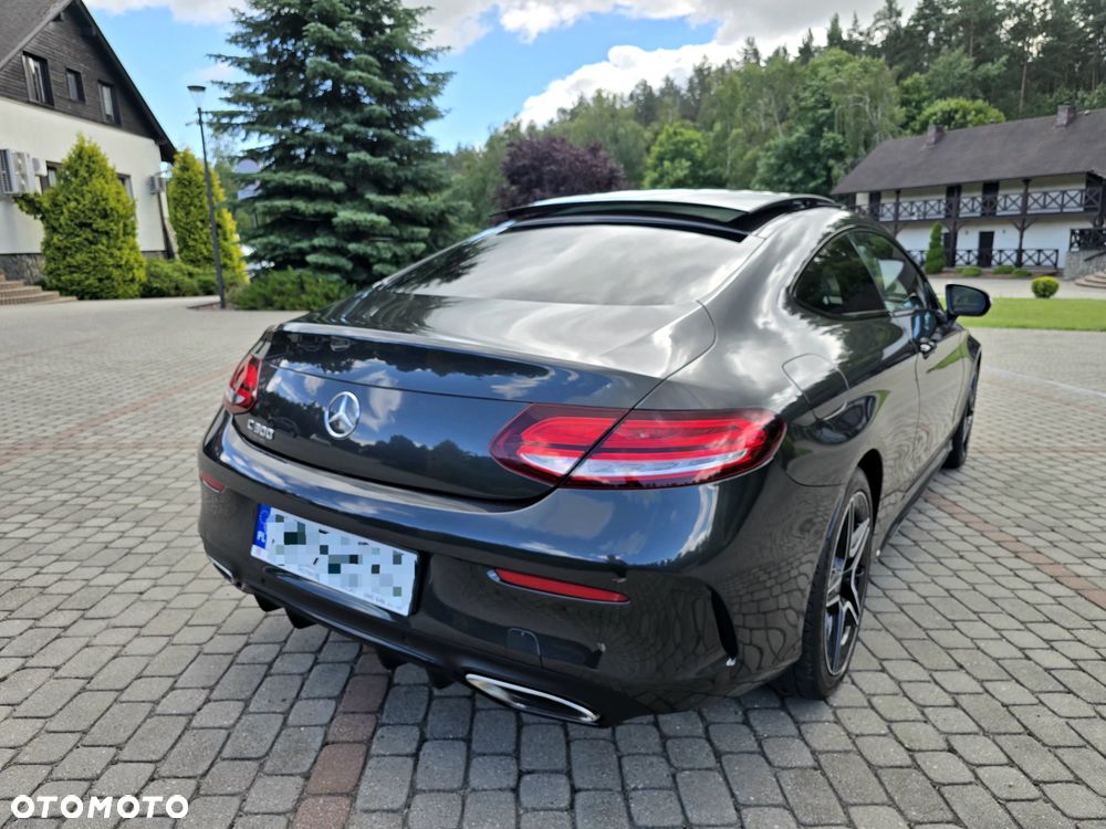 Mercedes-Benz Klasa C 300 4MATIC 9G-TRONIC - 36