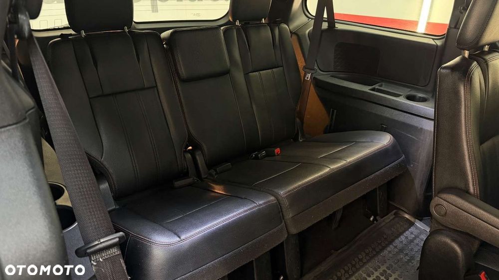 Dodge Grand Caravan - 39
