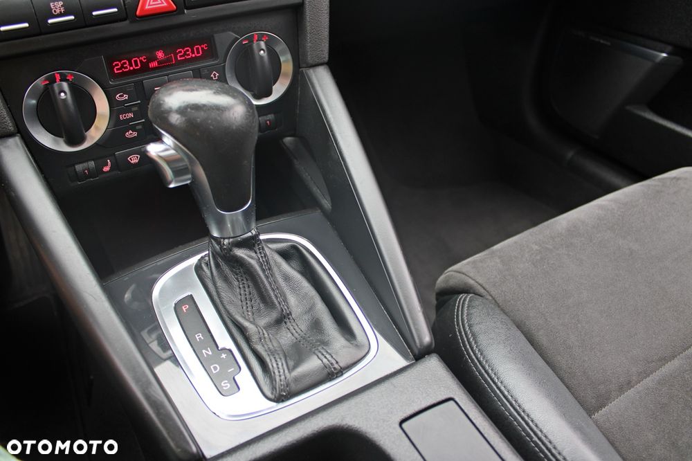 Audi A3 Sportback 2.0 TDI DPF S tronic Ambition - 31