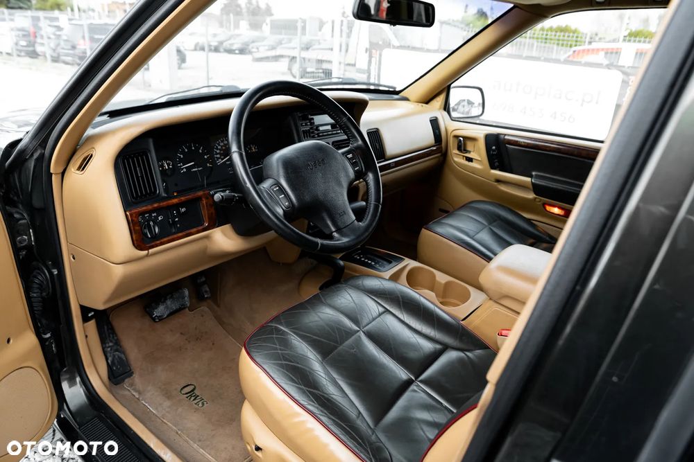 Jeep Grand Cherokee - 30