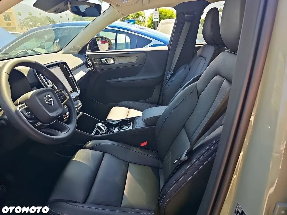 Volvo XC 40 B5 AWD Ultimate Dark - 8