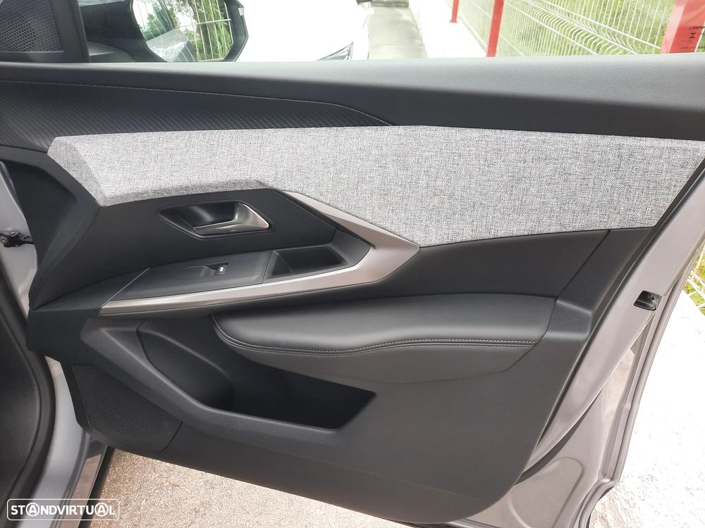 Peugeot 3008 Hybrid 145 e-DSC6 Allure - 29